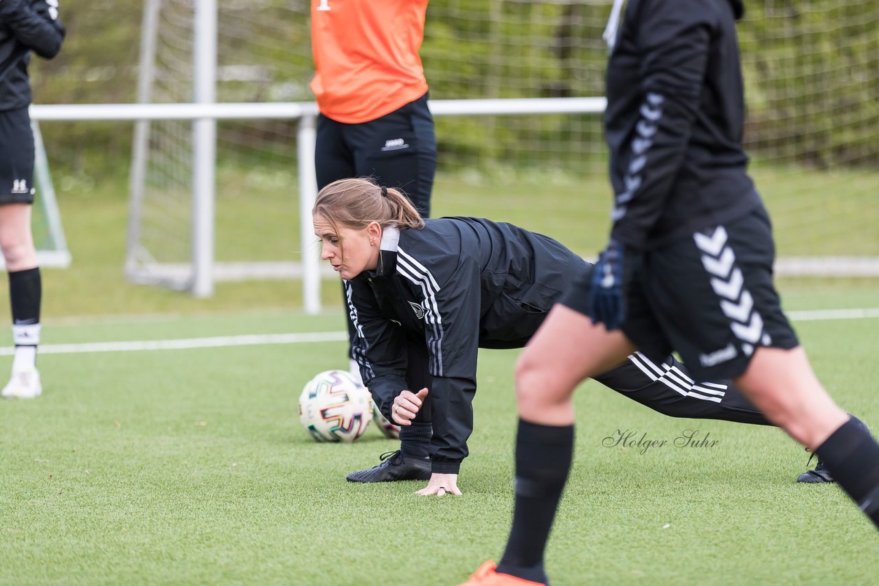 Bild 112 - Co-Trainerin der Frauen Nationalmannschaft Britta Carlson in Wahlstedt